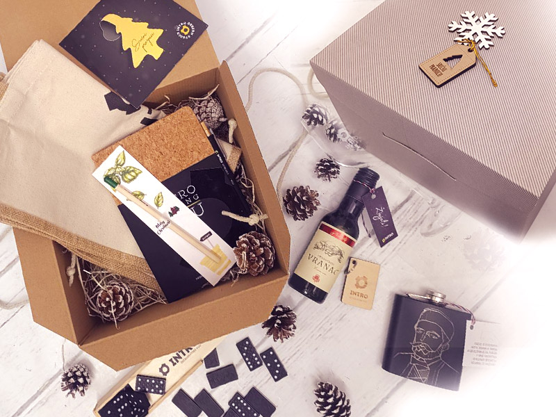 Intro Design Studio — Poslovni promotivni pokloni
