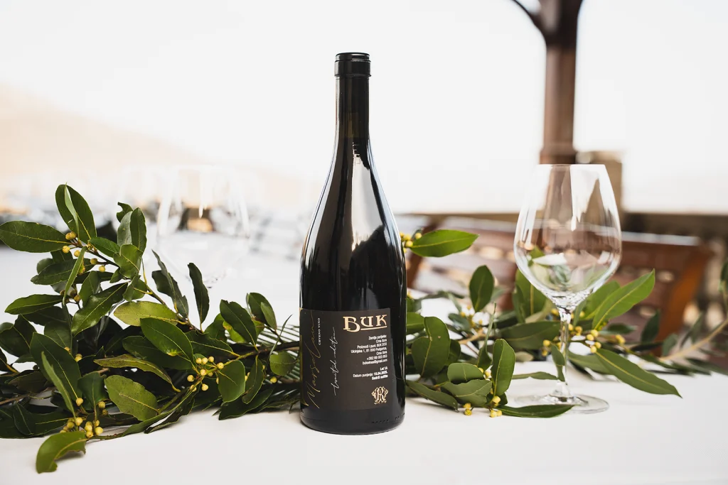 BUK vinarija — Dizajn etikete za vino — Vinarija Buk